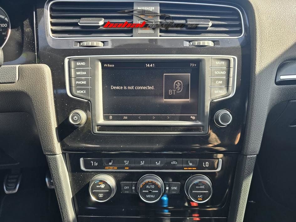 Used 2016 Volkswagen Golf 4-Door image 21