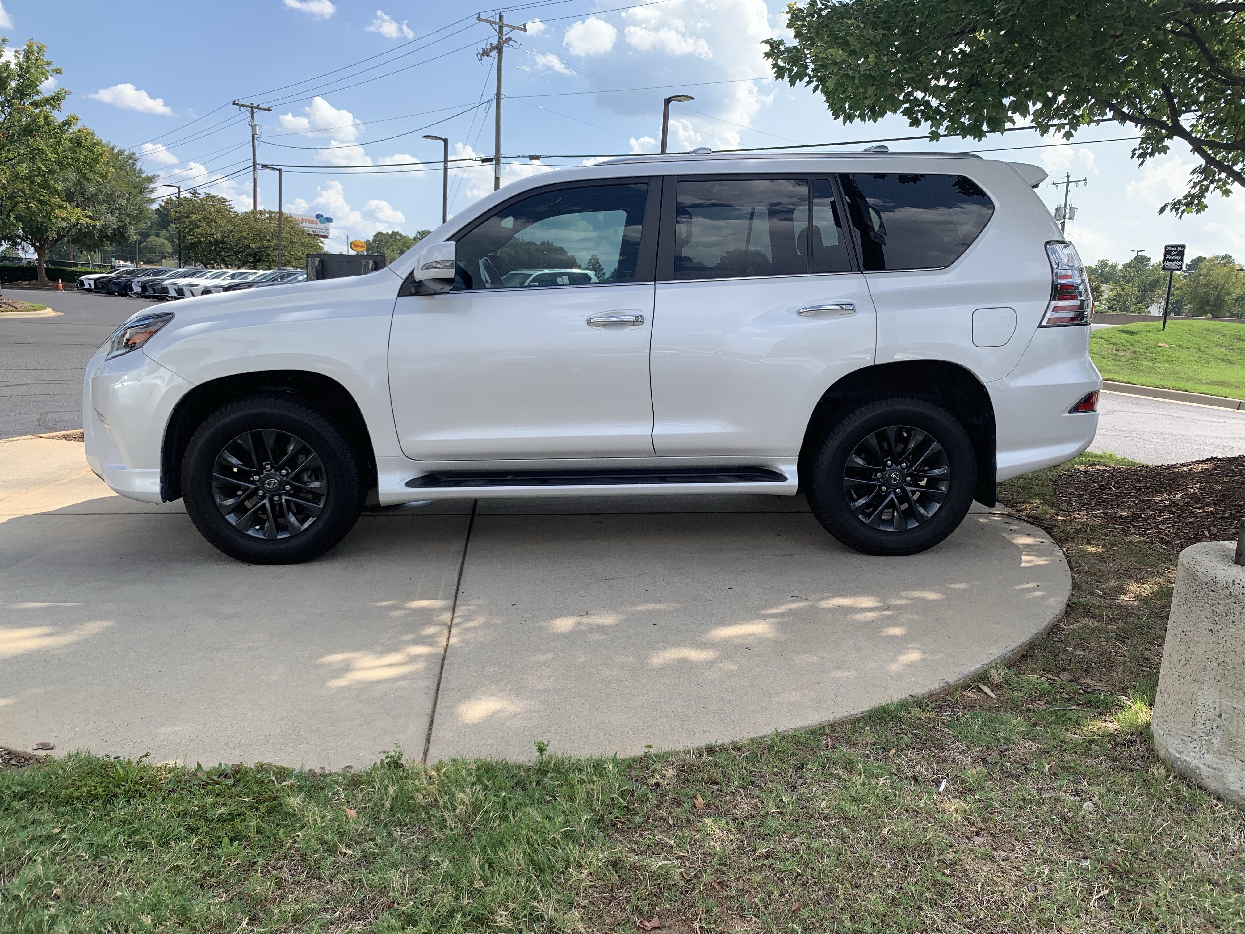 Used 2023 Lexus GX 460 Premium w/ Premium Package AWD/4WD image 7