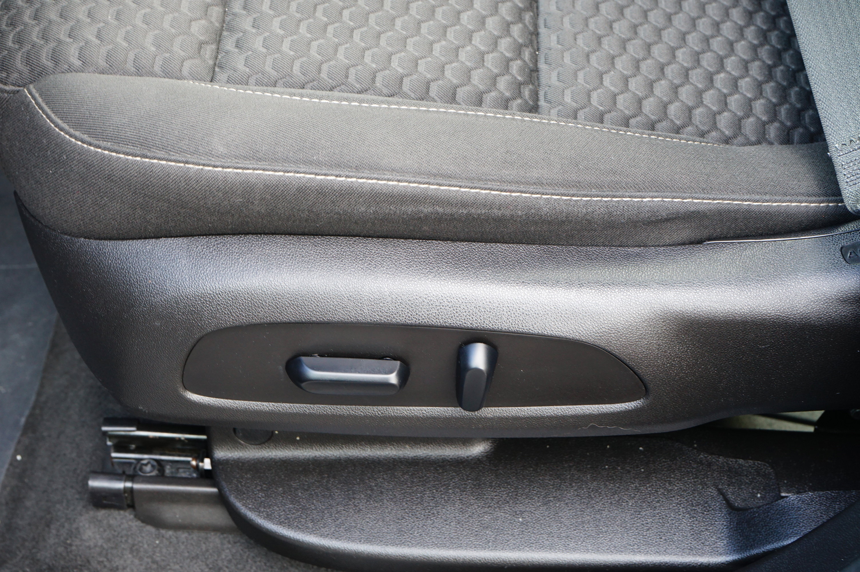 Used 2019 GMC Acadia SLE w/ GMC Pro Grade Package AWD/4WD image 21