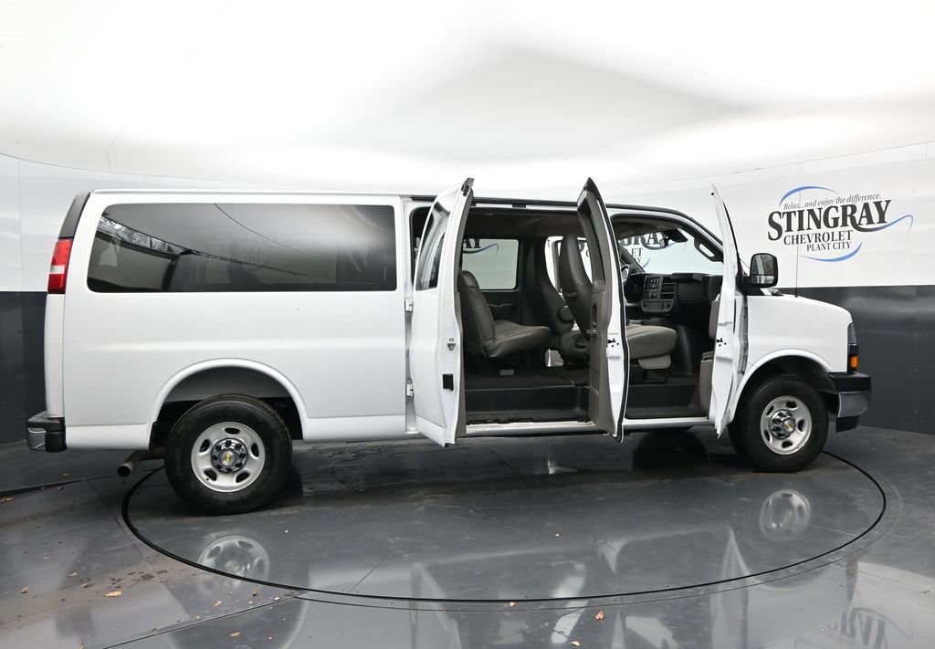 Used 2025 Chevrolet Express 3500 LT w/ LT Preferred Equipment Group RWD image 36