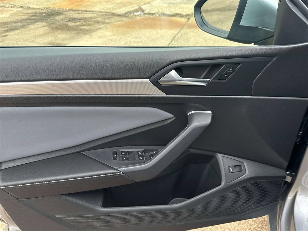 New 2026 Volkswagen Jetta SE FWD image 14
