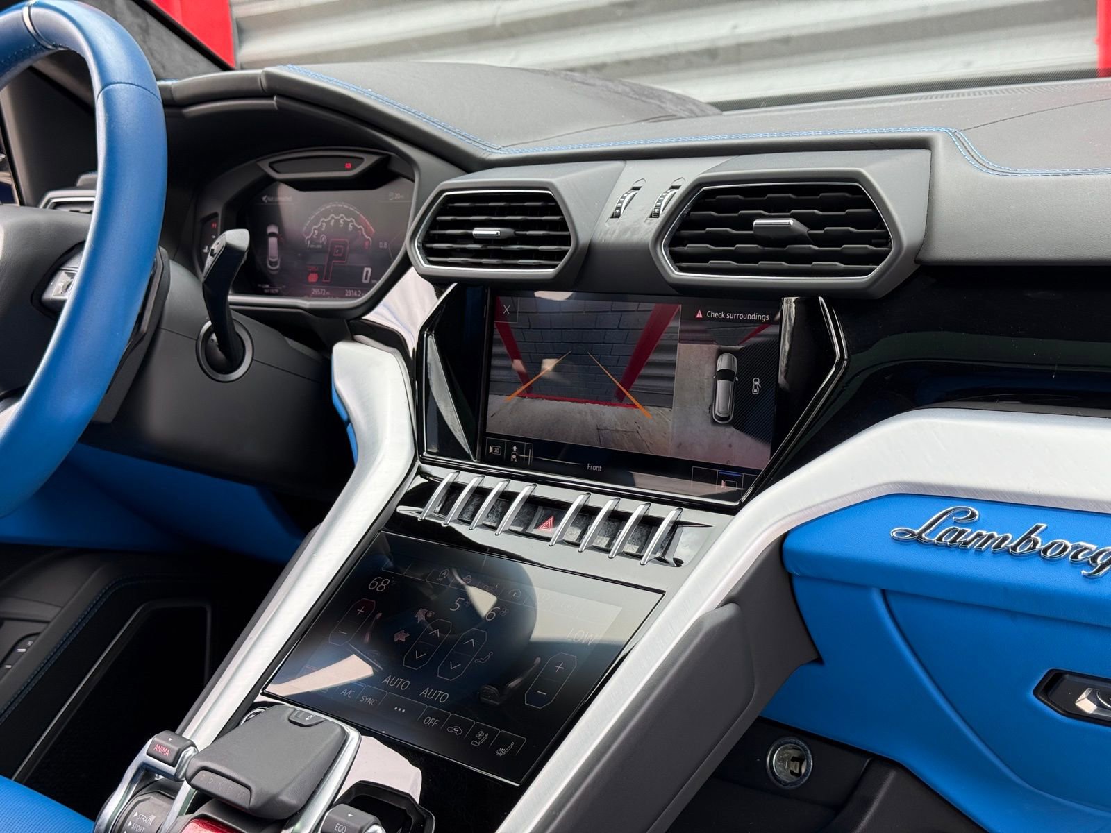 Used 2020 Lamborghini Urus image 25