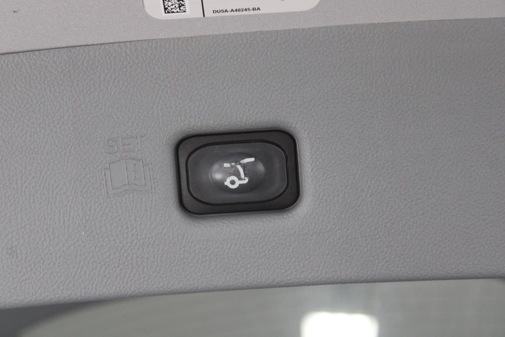 Used 2019 Lincoln Nautilus Reserve FWD image 16