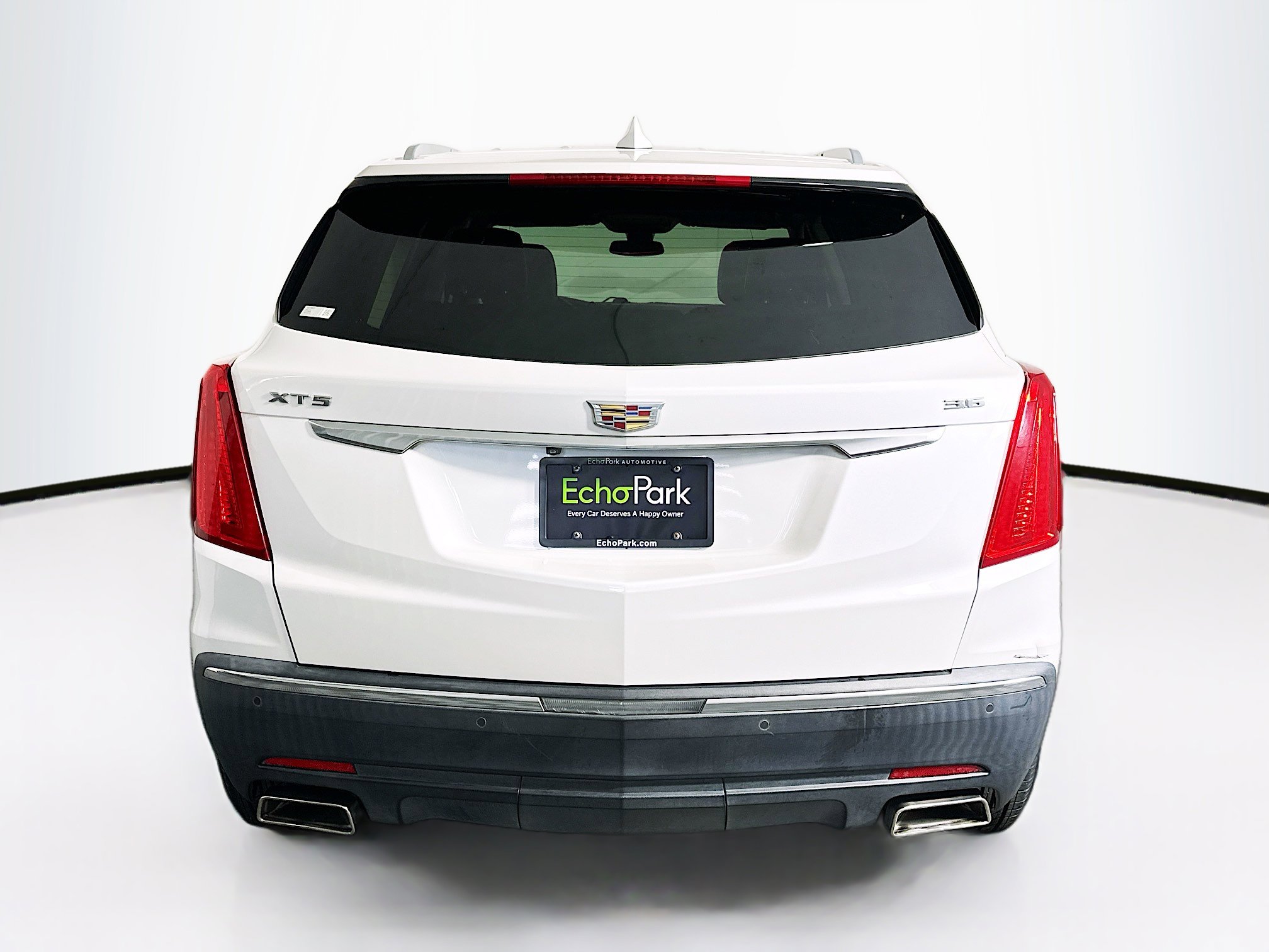 Used 2018 Cadillac XT5 Luxury w/ Driver Awareness Package FWD image 7