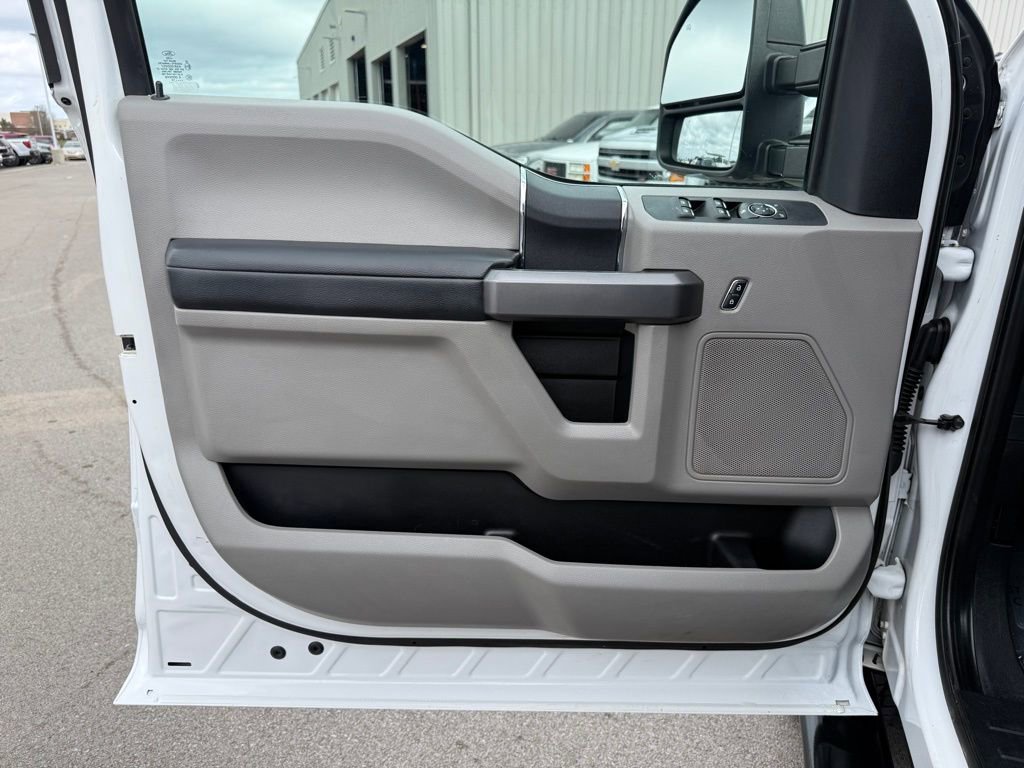 Used 2019 Ford F250 XLT w/ Snow Plow Prep Package image 6