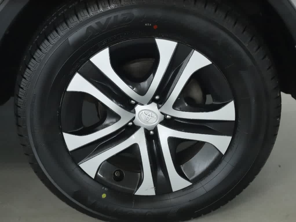 Used 2018 Toyota RAV4 LE w/ All Weather Liner Package AWD/4WD image 10