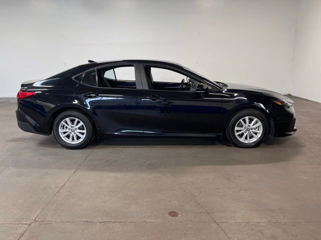 Used 2025 Toyota Camry LE image 2
