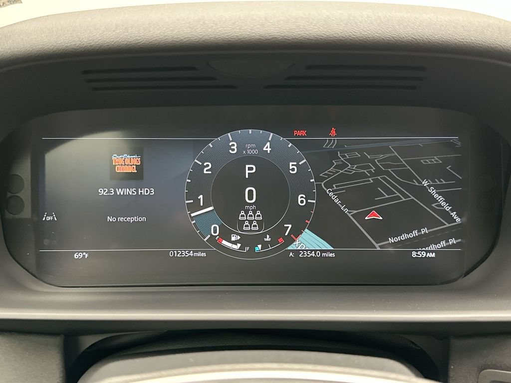 Certified 2025 Land Rover Discovery S AWD/4WD image 32