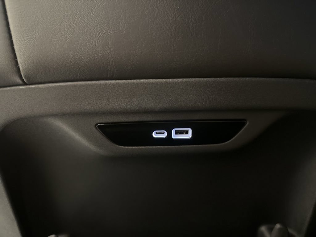 New 2027 Chrysler Pacifica Select AWD/4WD image 27