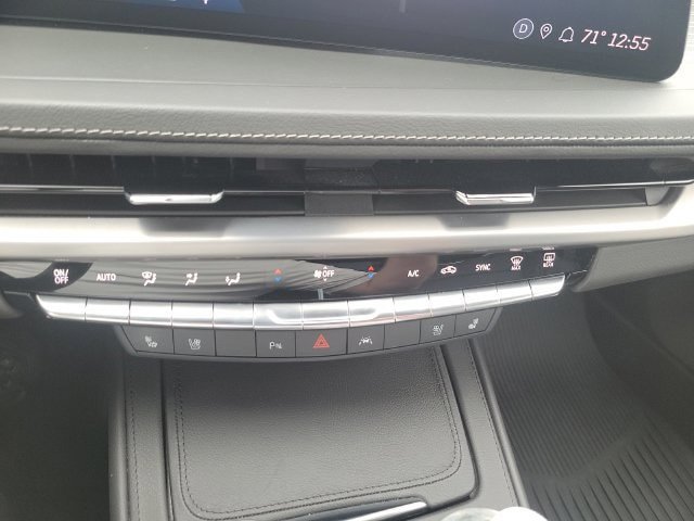Used 2024 Cadillac XT4 Premium Luxury FWD image 19