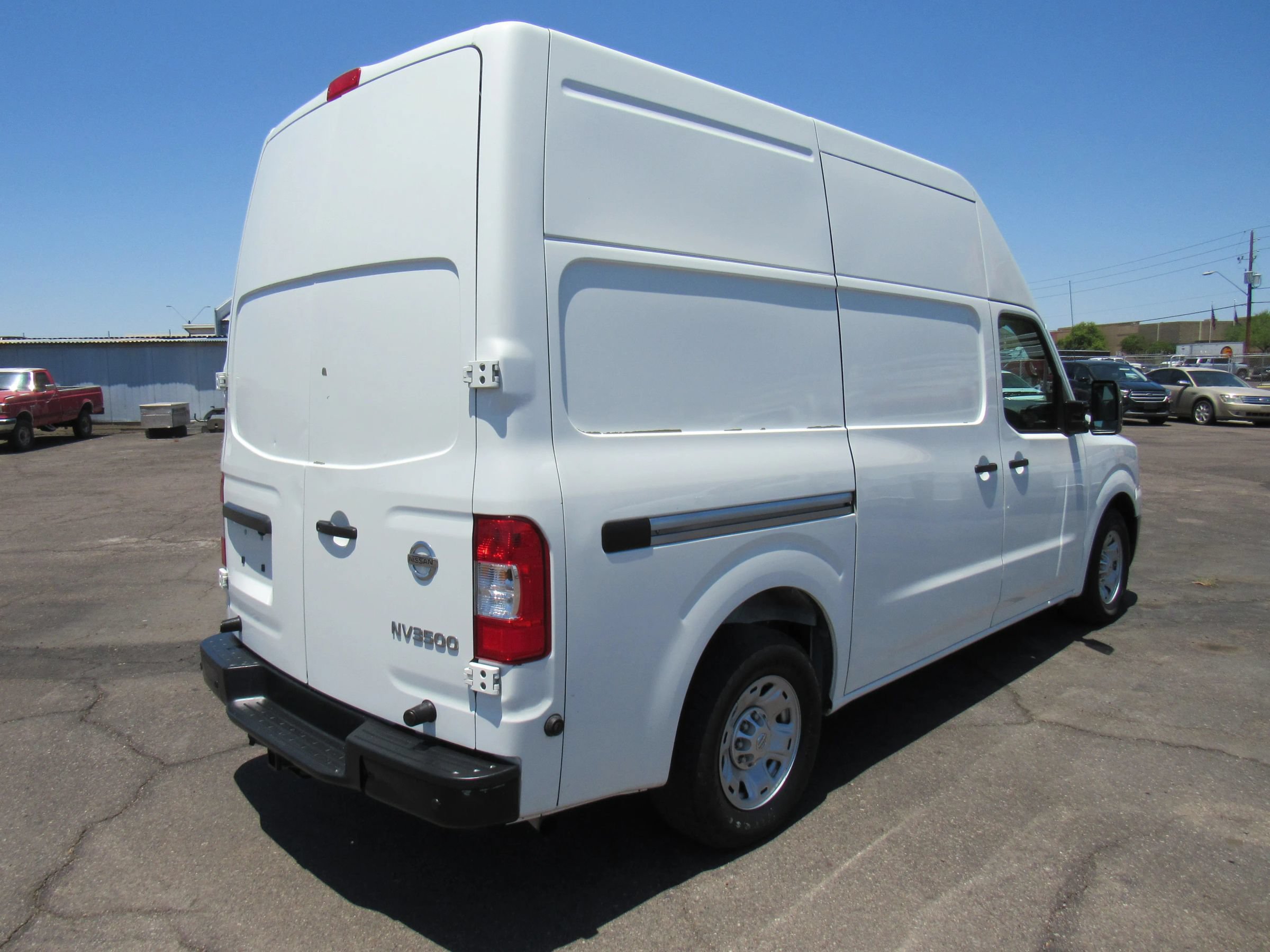 Used 2017 Nissan NV 3500 SV RWD image 6