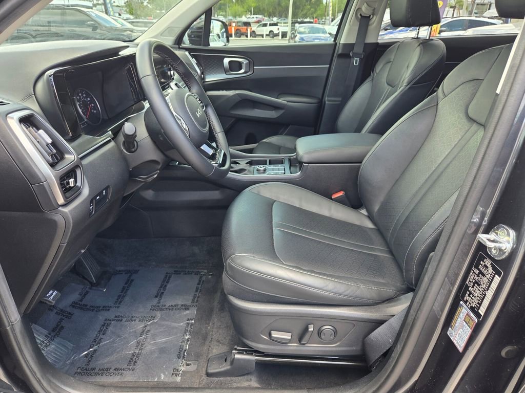 Used 2022 Kia Sorento S w/ Panoramic Sunroof Package FWD image 4