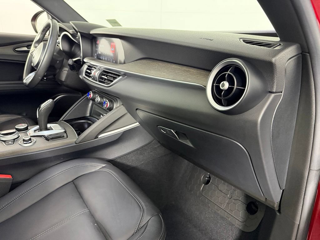 Used 2023 Alfa Romeo Stelvio Ti AWD/4WD image 32