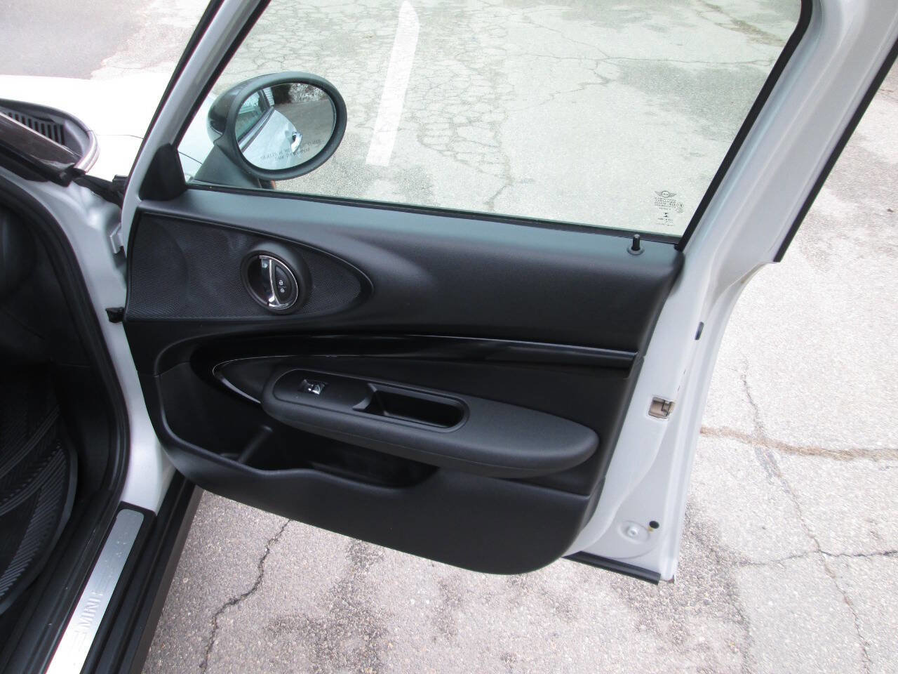 Used 2019 MINI Cooper Clubman ALL4 image 24