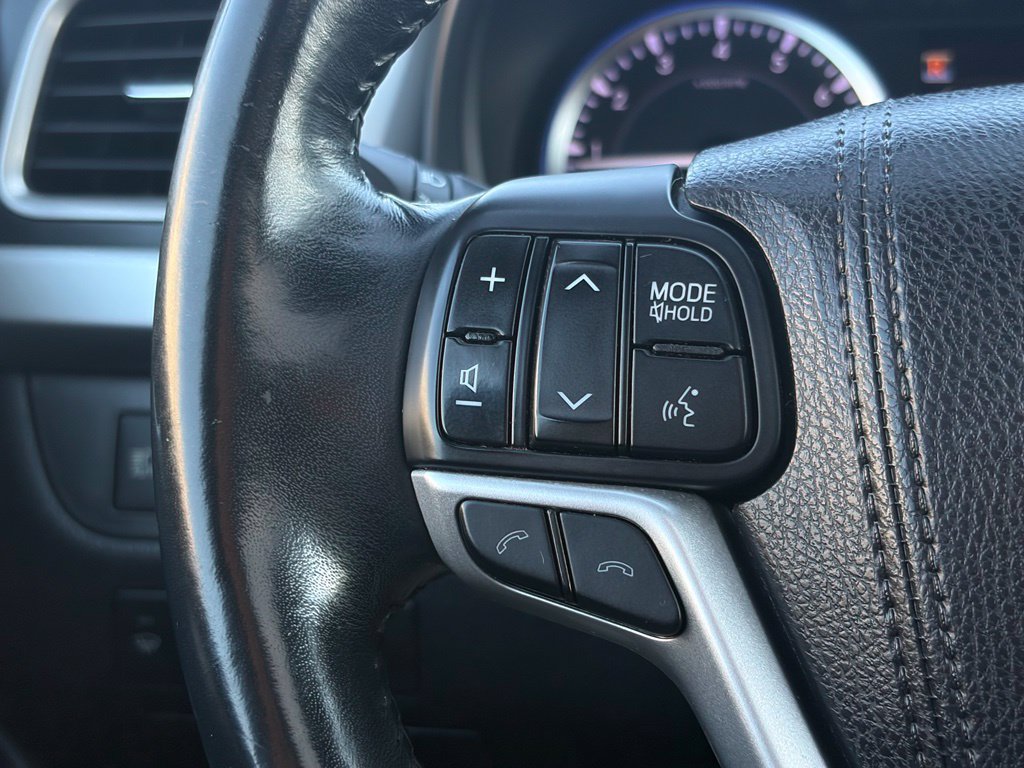 Used 2018 Toyota Highlander XLE w/ Protection Package #3 AWD/4WD image 33
