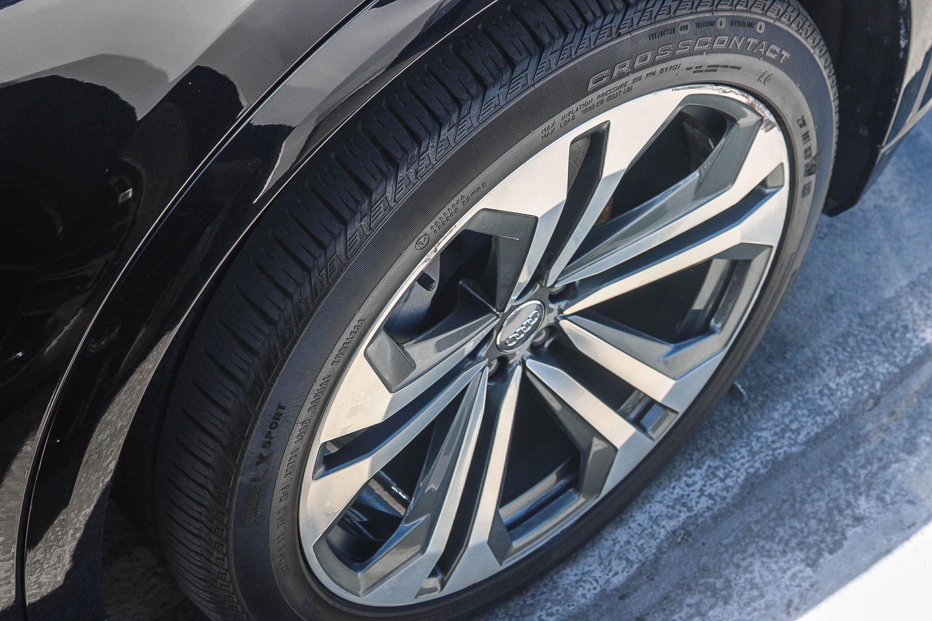Used 2019 Audi Q8 Prestige w/ Towing Package AWD/4WD image 17