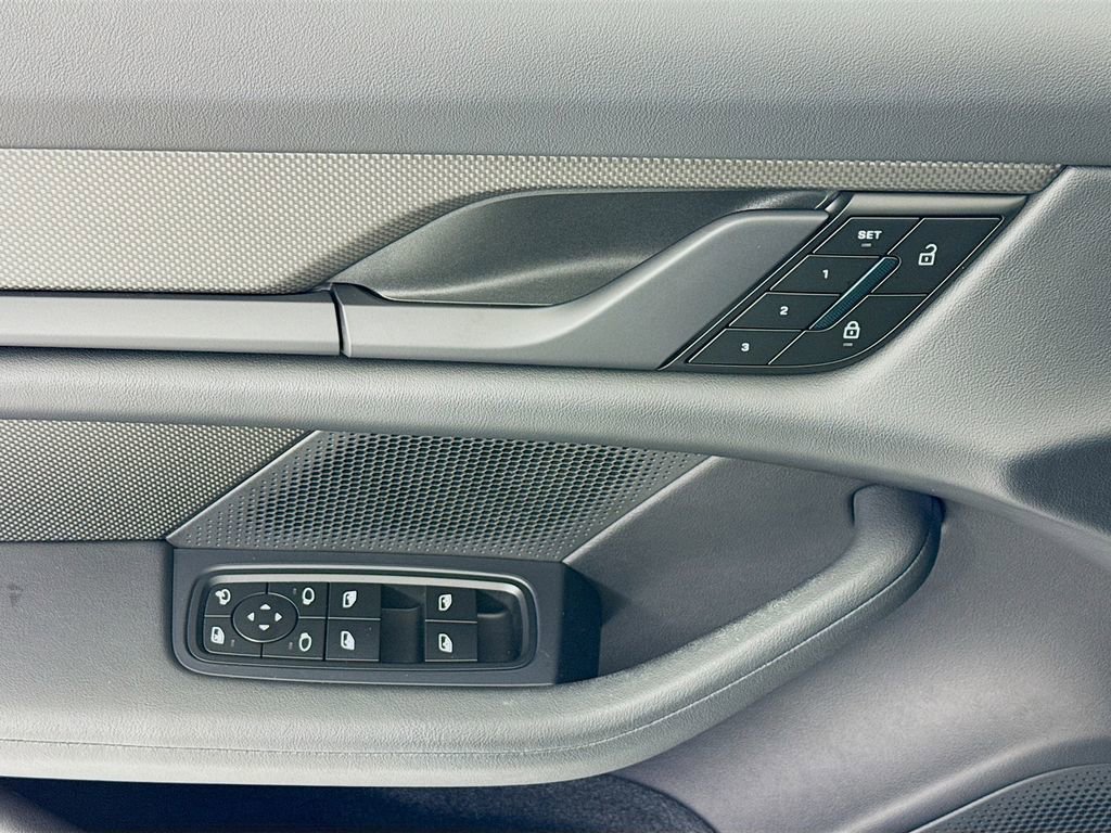 Certified 2023 Porsche Taycan 4S image 11