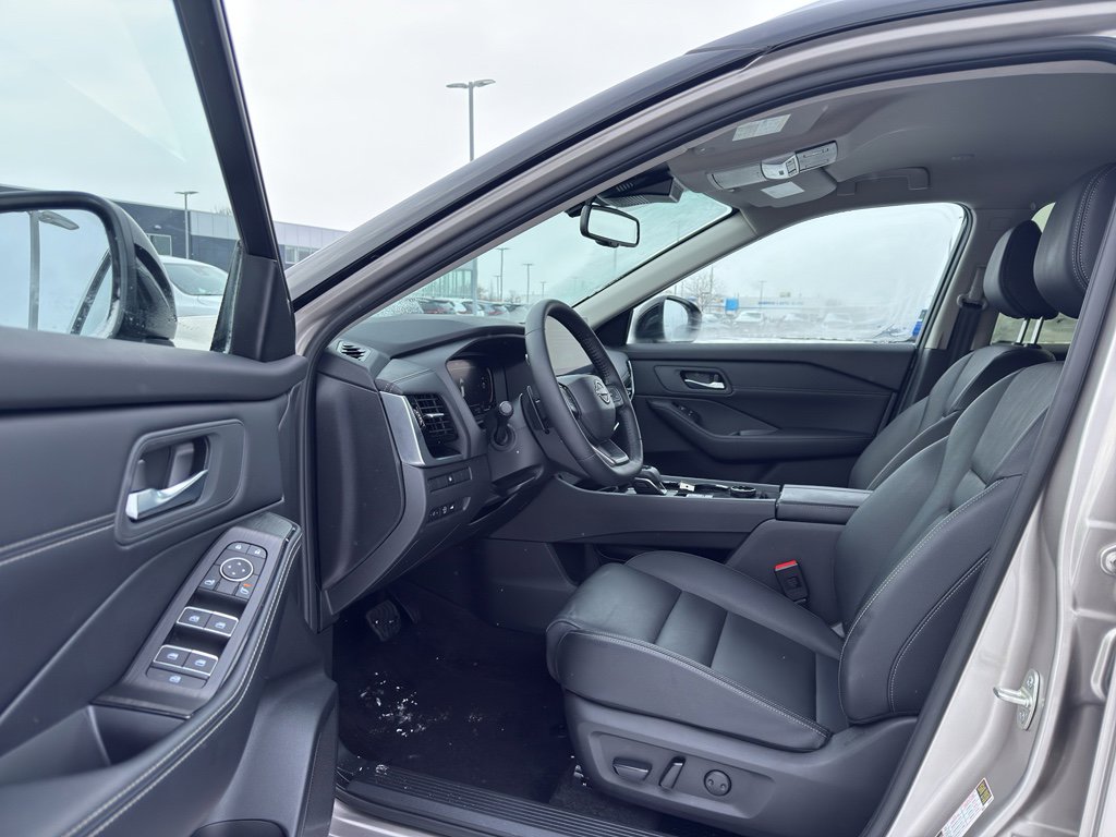 Certified 2025 Nissan Rogue SL image 11