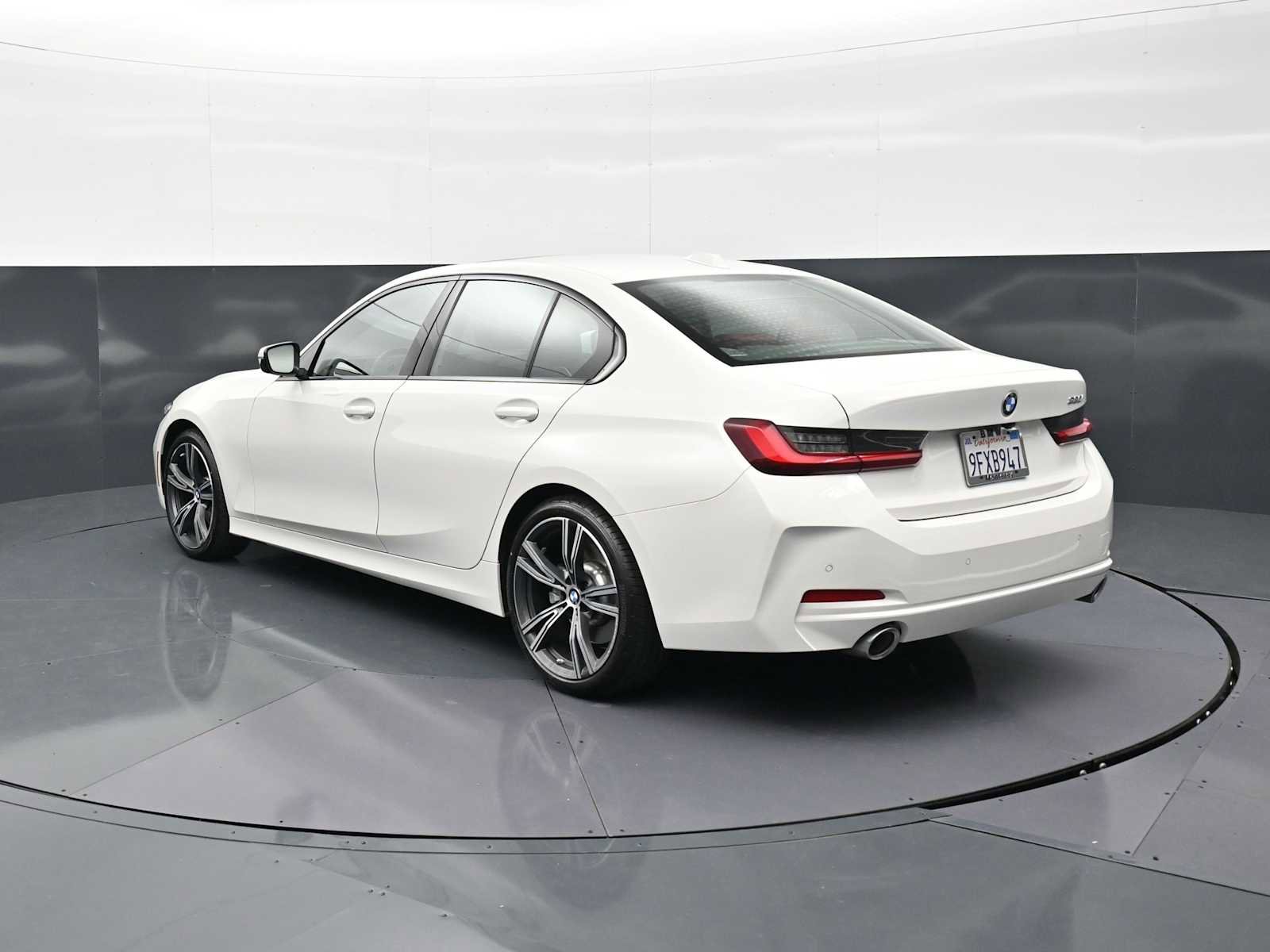 Used 2023 BMW 330i Sedan w/ Premium Package RWD image 7