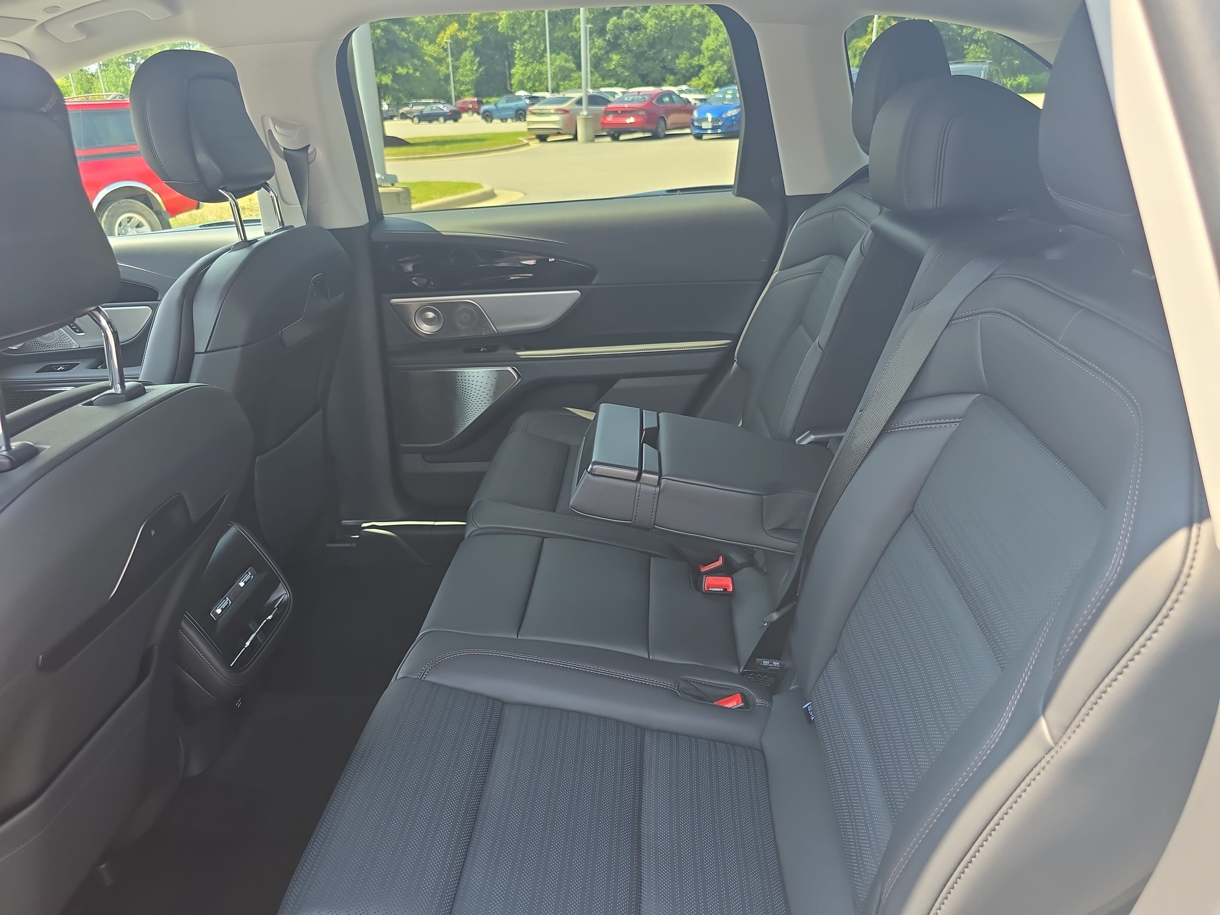 New 2026 Lincoln Nautilus Reserve AWD/4WD image 13
