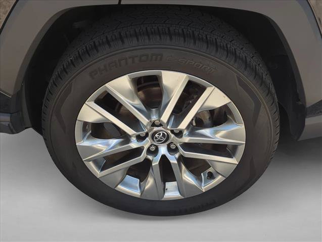 Certified 2020 Toyota RAV4 XLE Premium AWD/4WD image 9