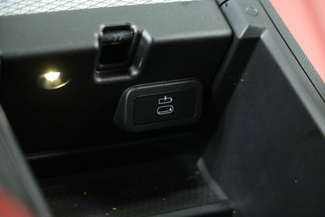 Used 2025 BMW 330i Sedan w/ M Sport Package image 29