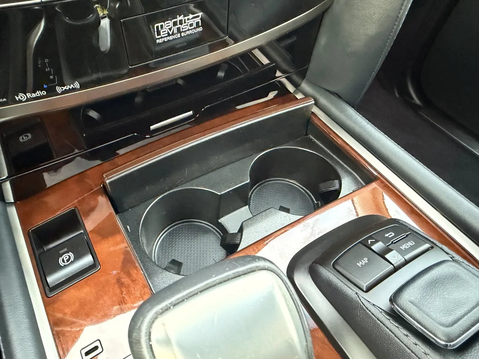 Used 2016 Lexus LX 570 4WD w/ Luxury Package image 27