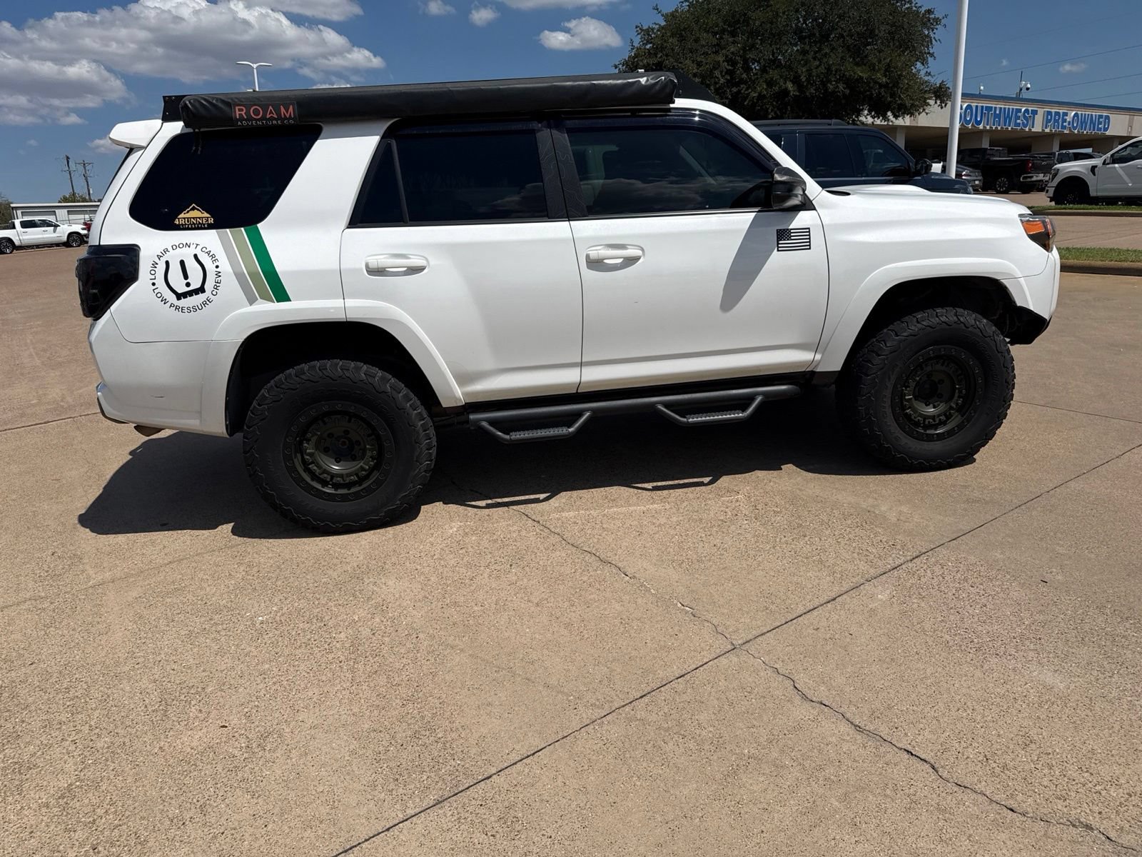 Used 2017 Toyota 4Runner TRD Off-Road AWD/4WD image 8