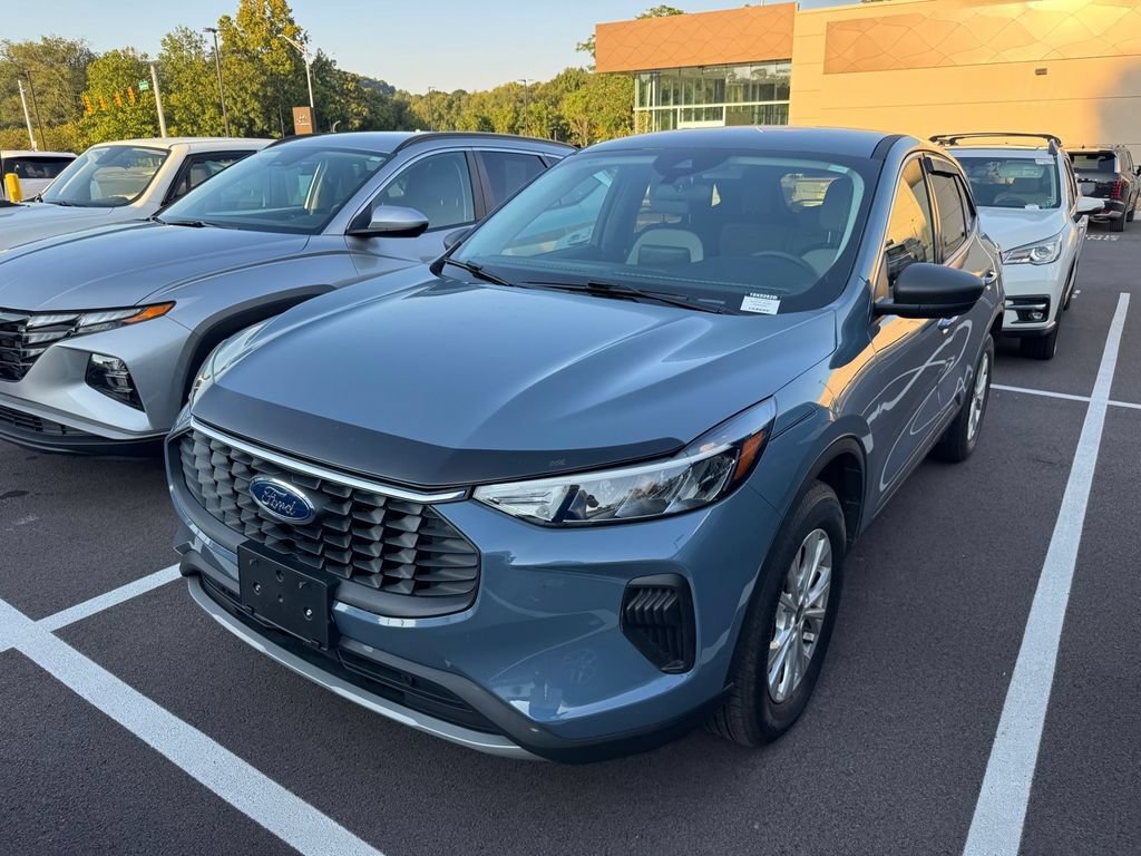 Used 2024 Ford Escape Active AWD/4WD image 3