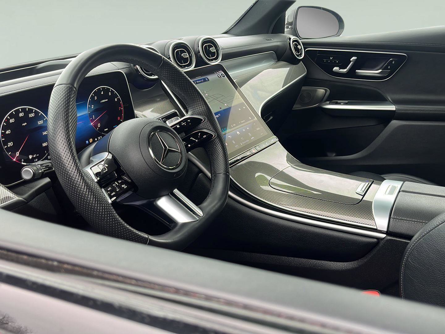 Used 2024 Mercedes-Benz GLC 300 4MATIC image 13