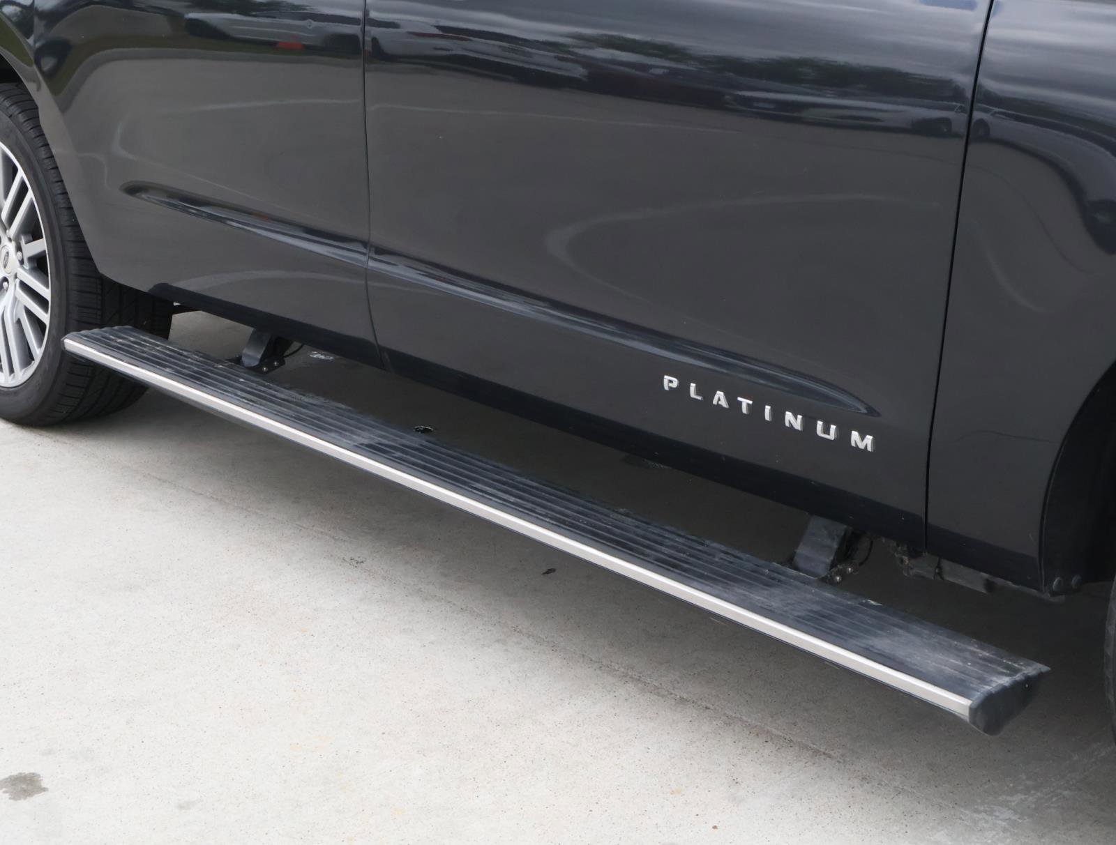 Used 2022 Ford Expedition Max Platinum image 9