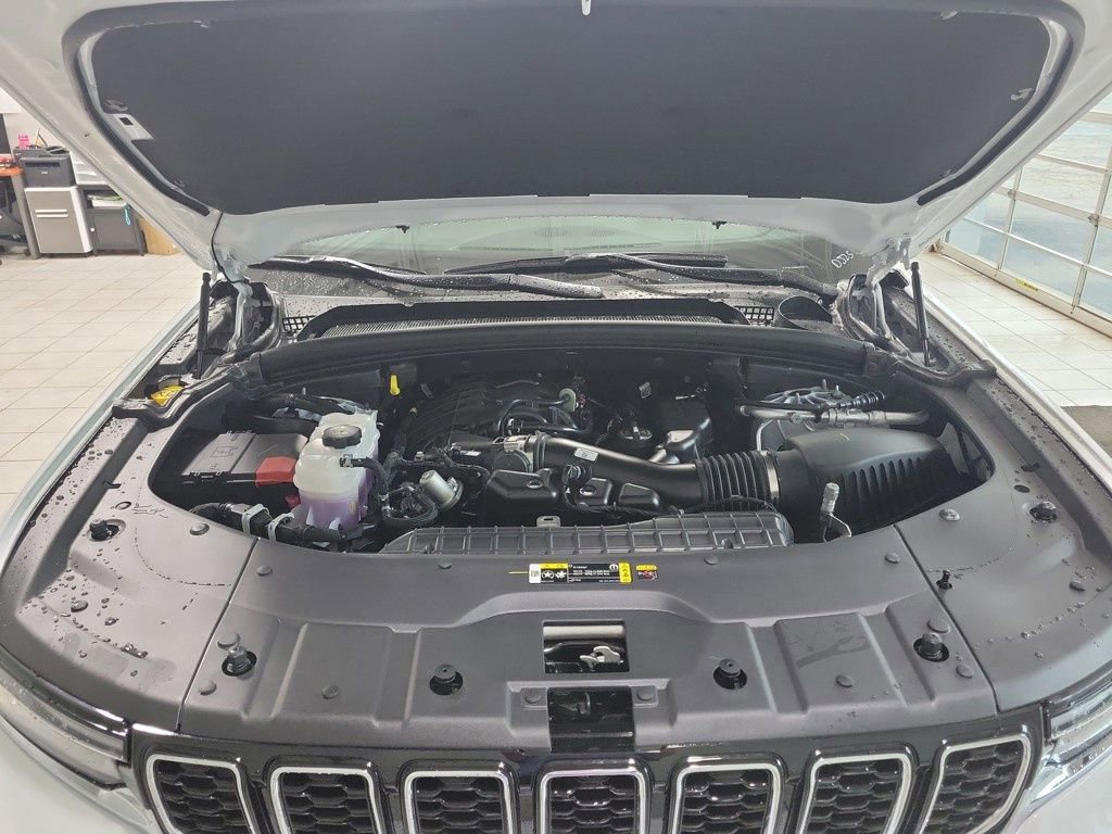 New 2025 Jeep Grand Cherokee Limited image 31