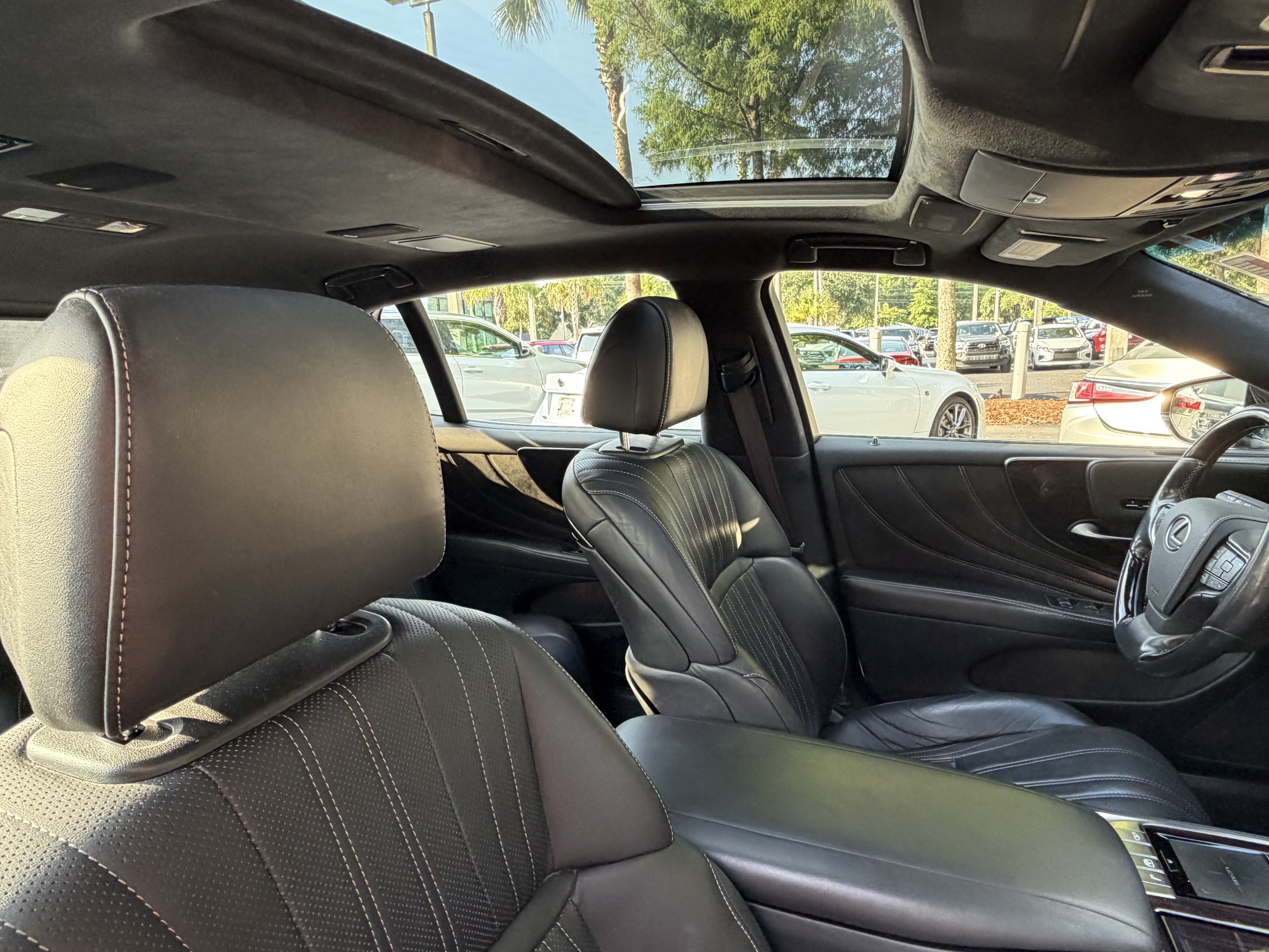 Used 2018 Lexus LS 500 w/ Interior Upgrade Package RWD image 48