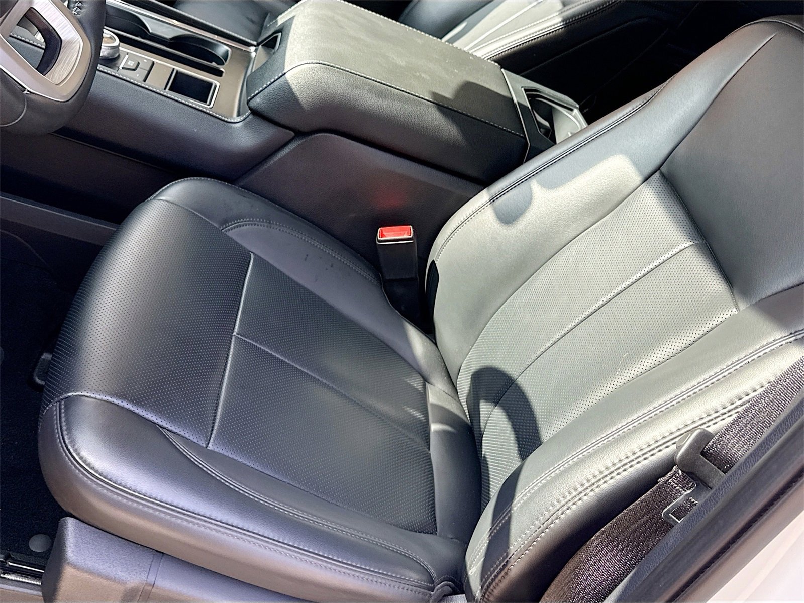 Used 2024 Ford Expedition XLT image 19