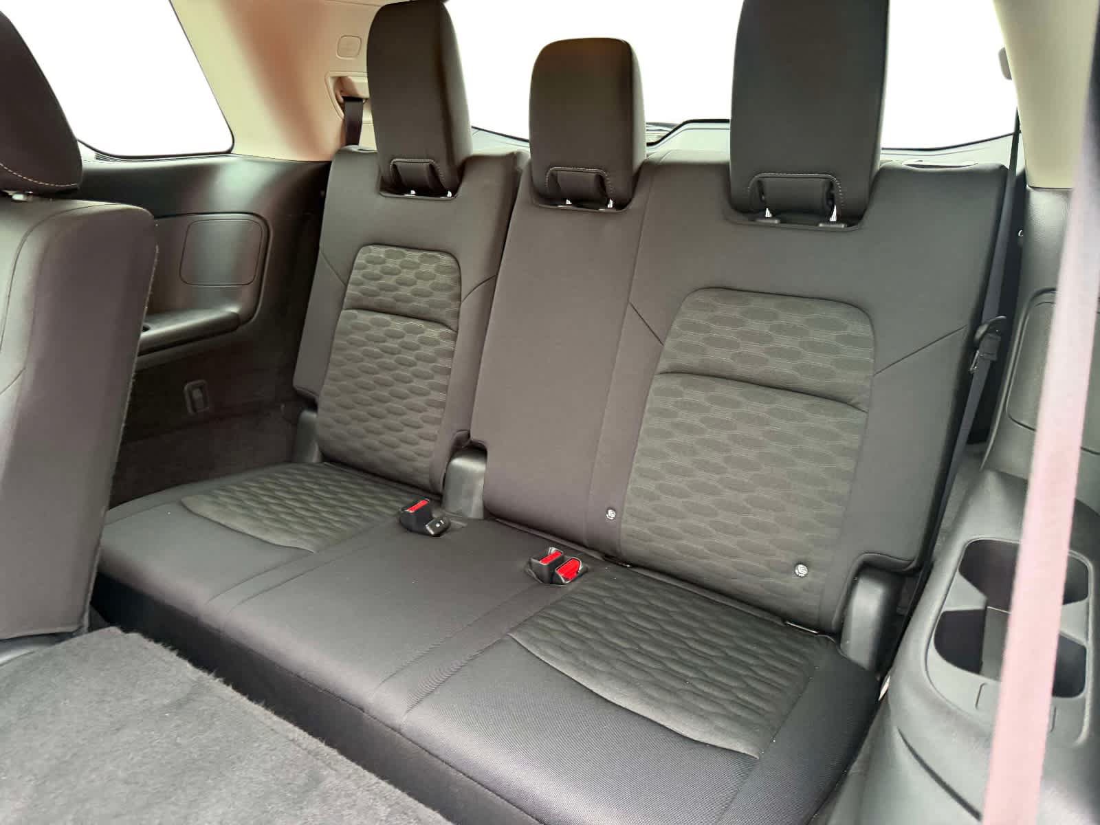 Used 2024 Nissan Pathfinder SV AWD/4WD image 13