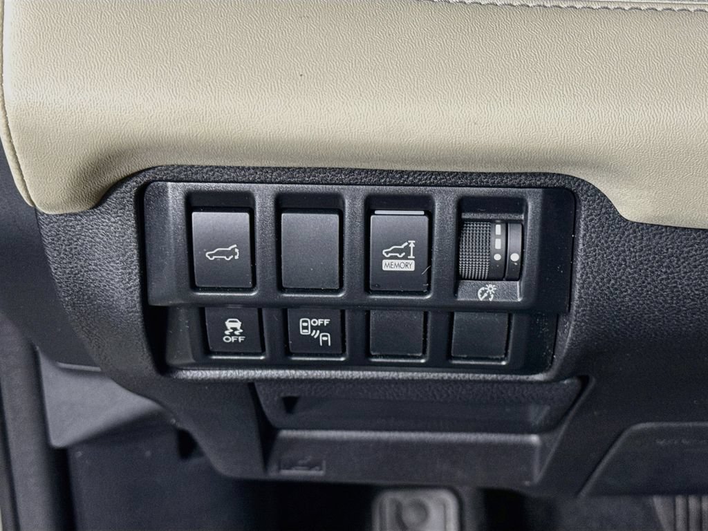 Used 2019 Subaru Ascent Limited AWD/4WD image 18