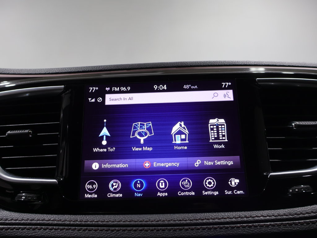 Used 2020 Chrysler Pacifica Limited FWD image 25