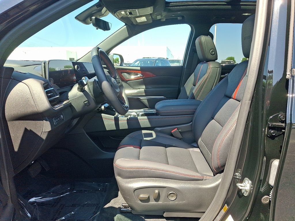 Certified 2025 Chevrolet Traverse RS AWD/4WD image 15