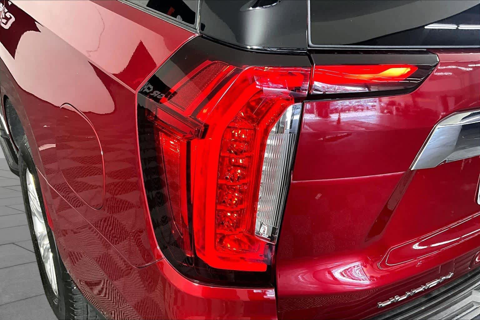 Used 2022 GMC Yukon SLT w/ SLT Premium Package RWD image 28