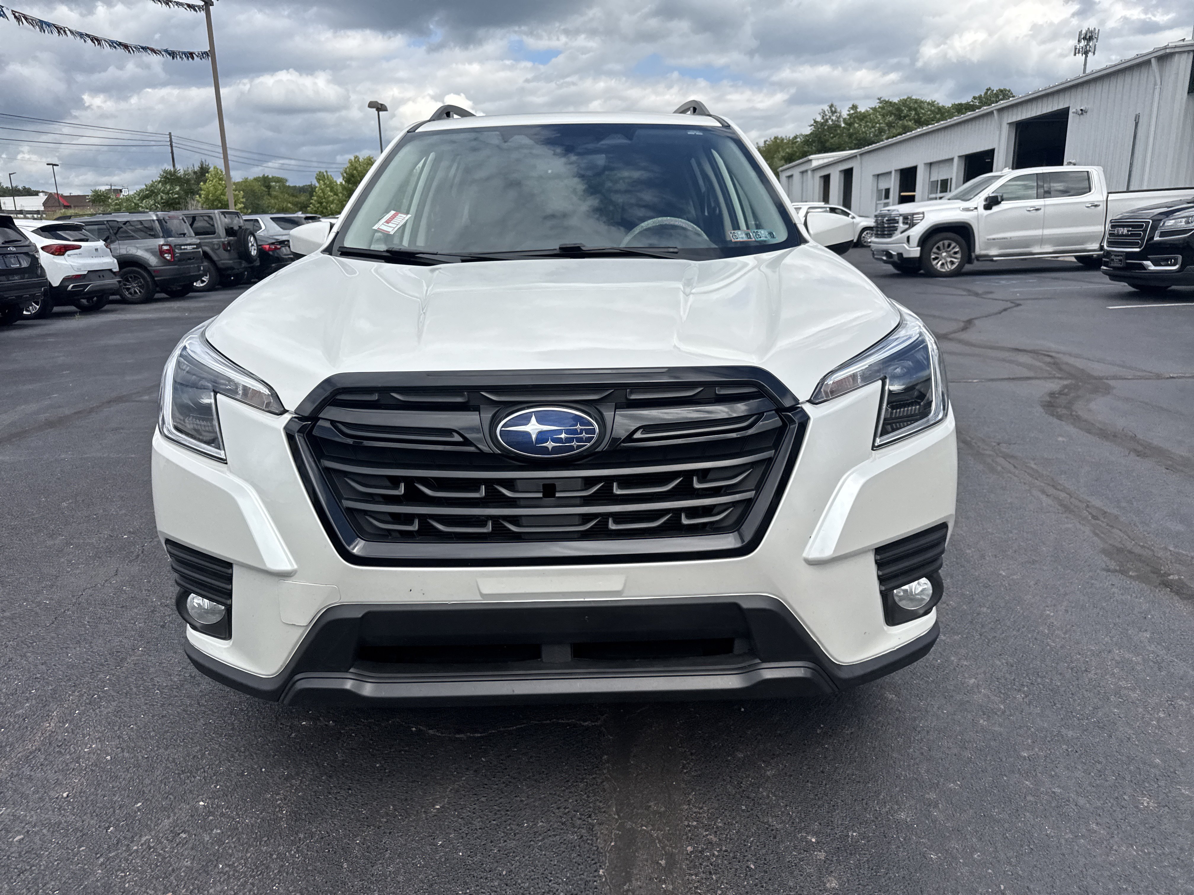 Used 2023 Subaru Forester Premium AWD/4WD image 9