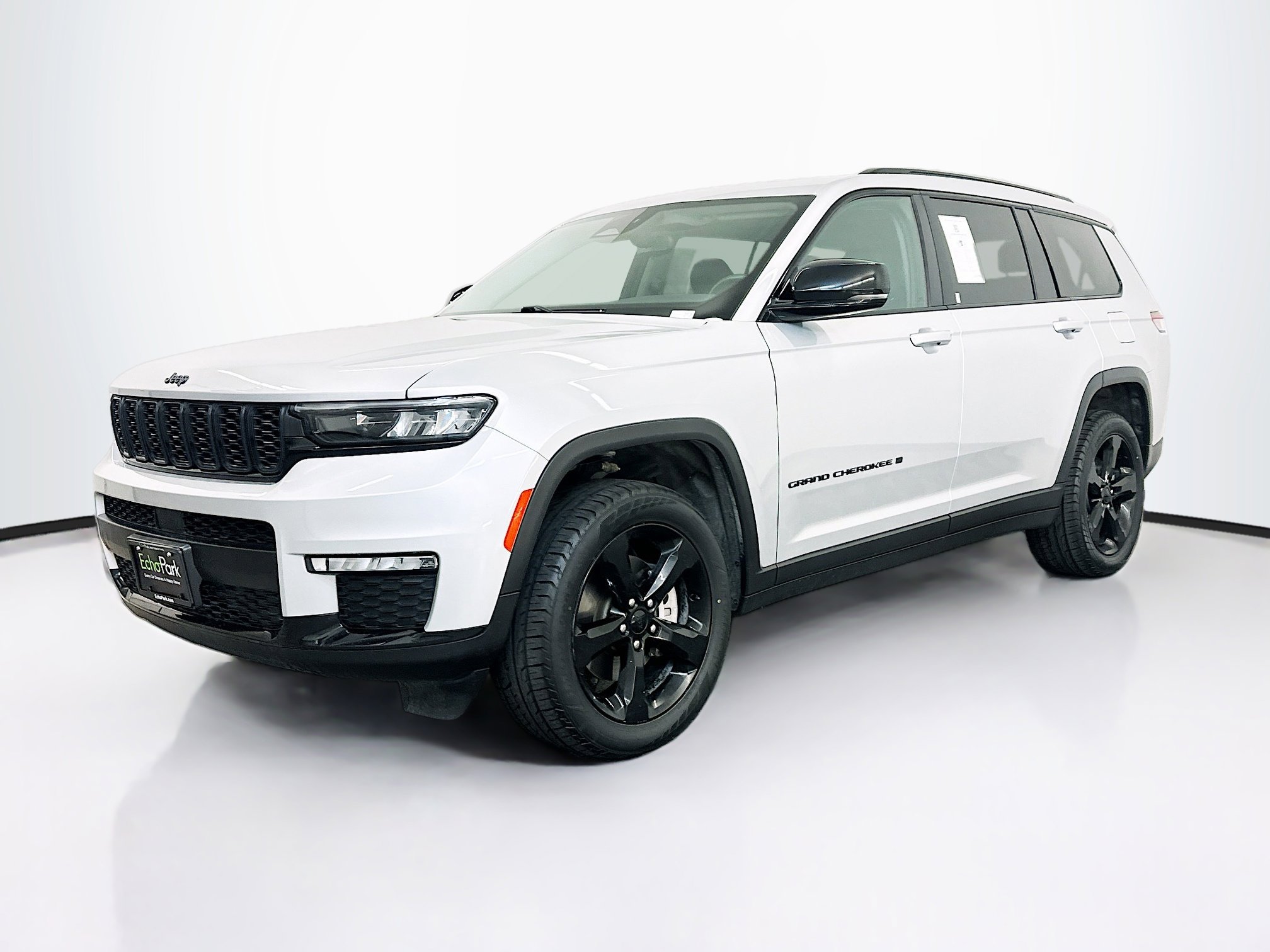 Used 2023 Jeep Grand Cherokee L Limited w/ Black Appearance Package image 3