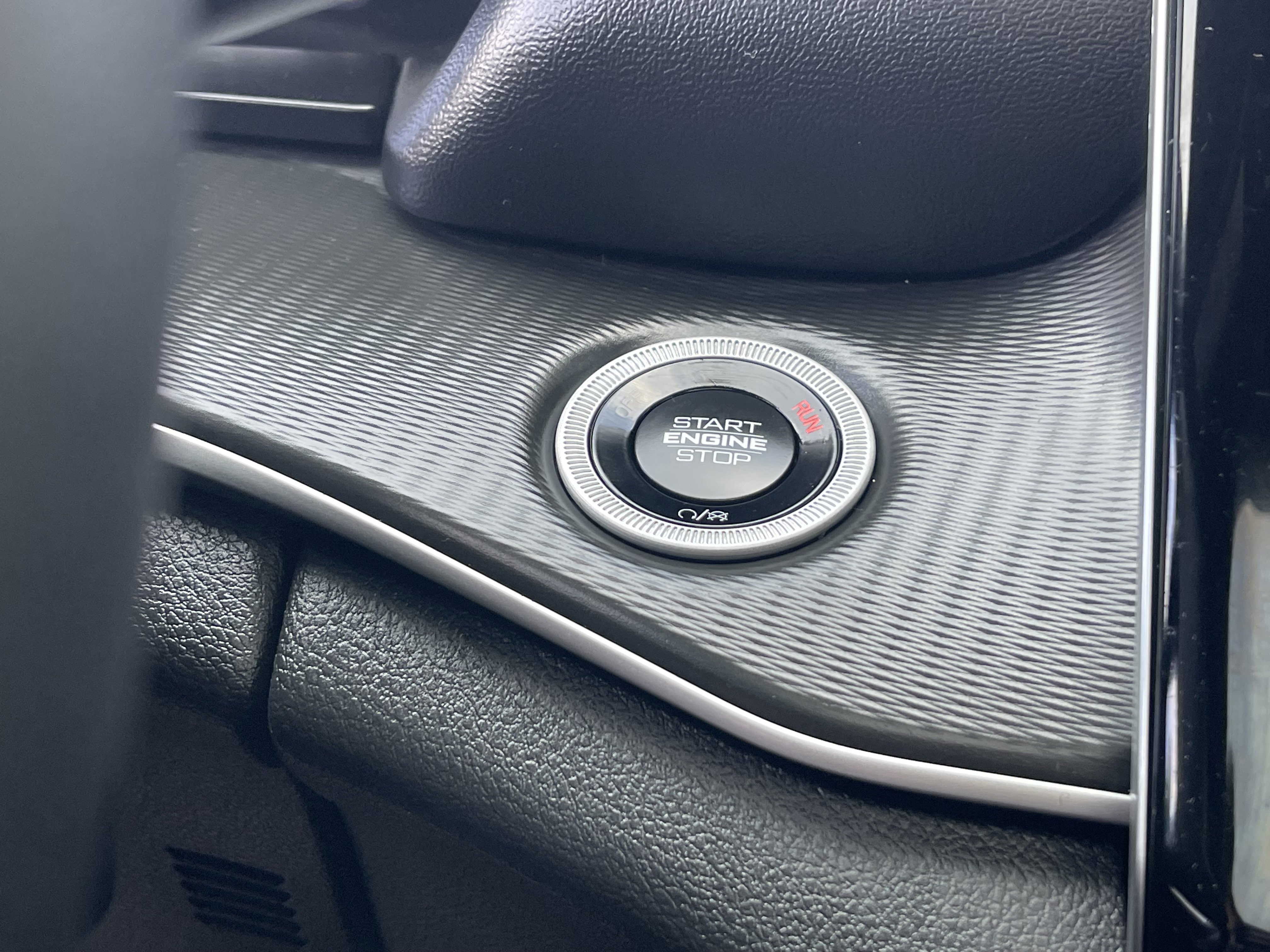 New 2025 Jeep Grand Cherokee Altitude image 34