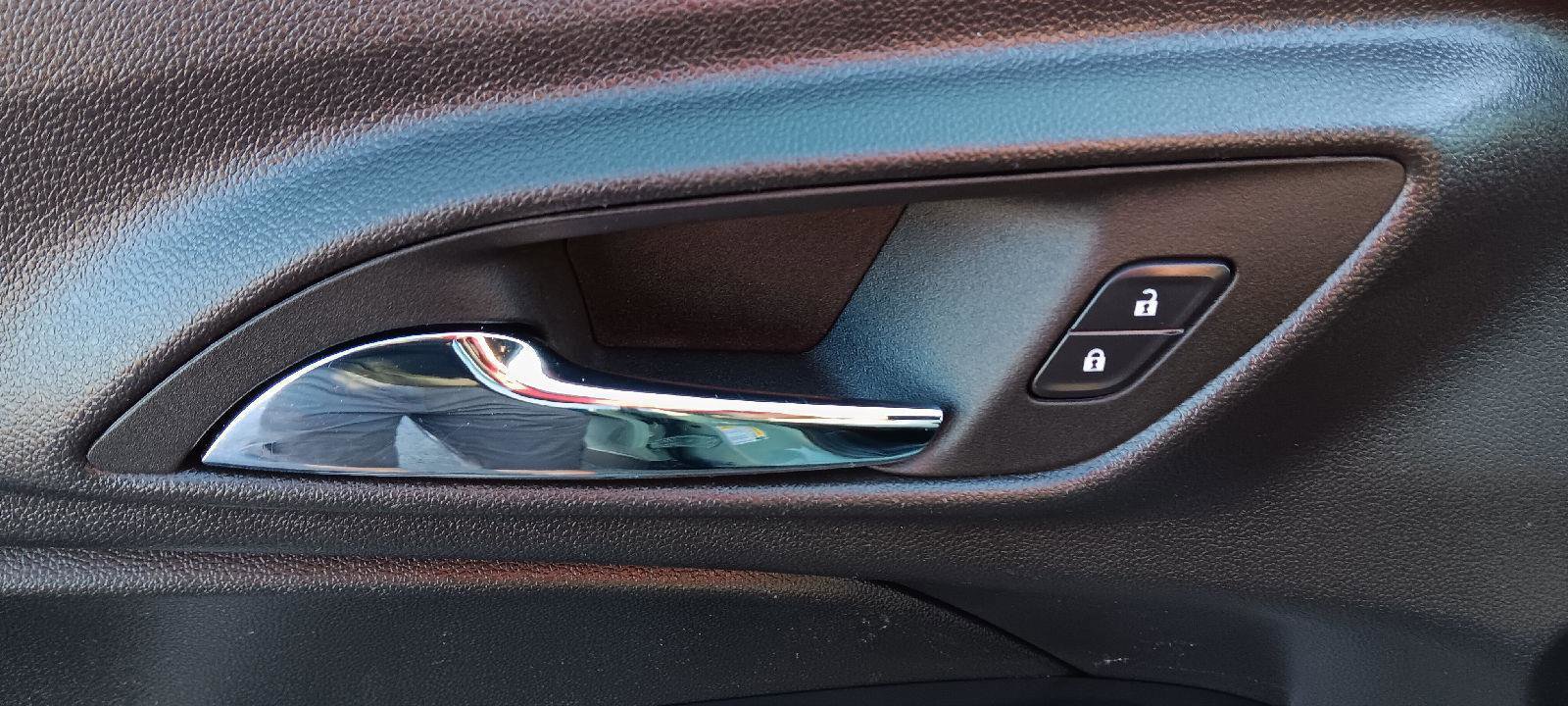 Used 2024 Chevrolet Trax RS w/ Driver Confidence Package image 7