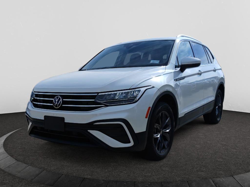 Used 2023 Volkswagen Tiguan SE w/ Panoramic Sunroof Package AWD/4WD image 1