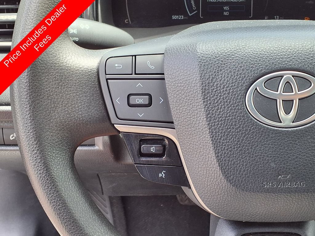 Used 2025 Toyota Camry LE FWD image 28