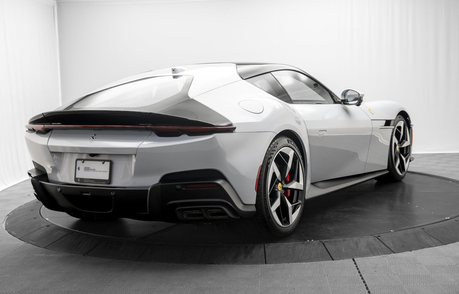 Used 2025 Ferrari 12Cilindri RWD image 7