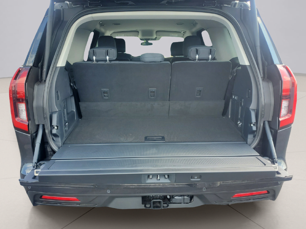 Used 2025 Ford Expedition Active AWD/4WD image 11