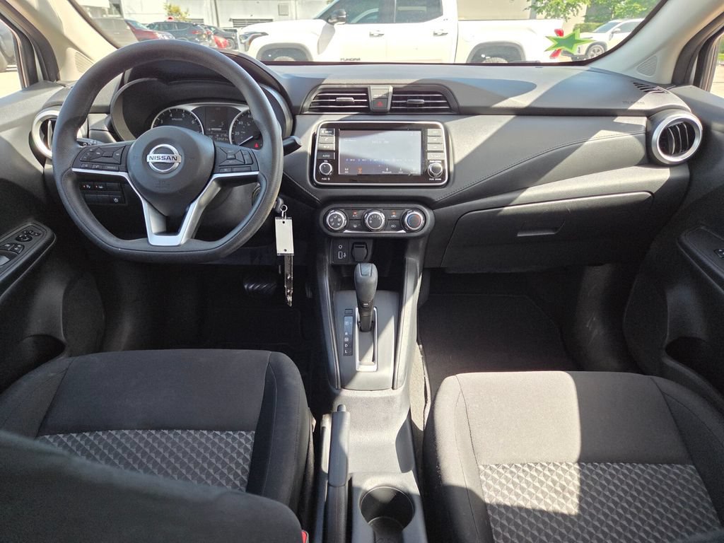 Used 2022 Nissan Versa S FWD image 5