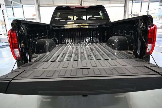 New 2026 GMC Sierra 1500 SLE w/ Preferred Package image 8