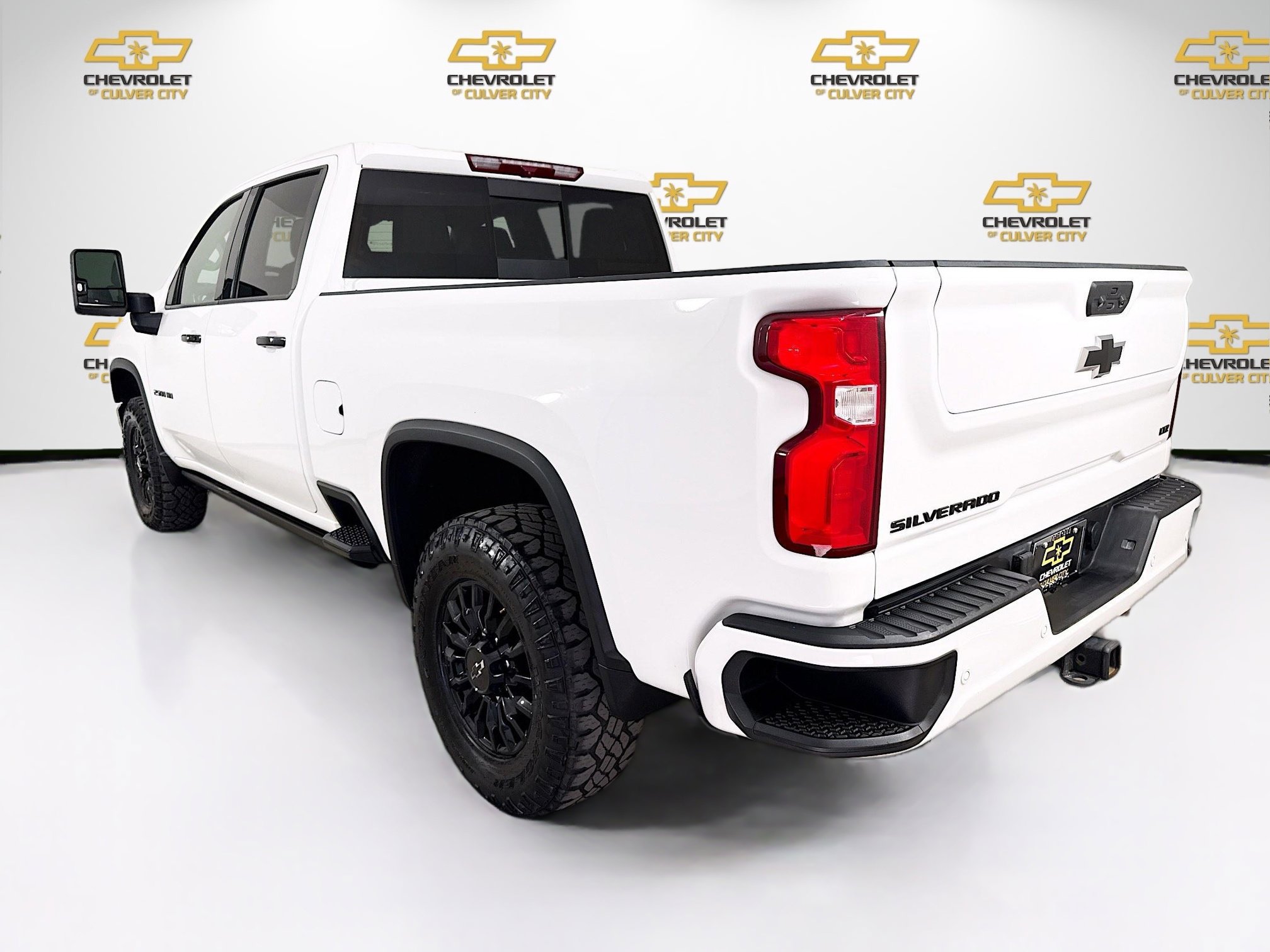 Used 2023 Chevrolet Silverado 2500 LTZ w/ LTZ Plus Package image 5